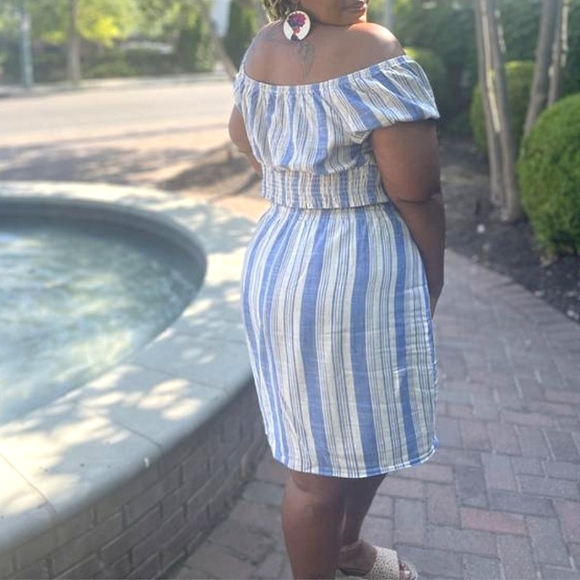 ๐2xHP๐ NWT Torrid Mini Linen Blue Striped High Waisted Skirt ๐ฉต sz 4 - Picture 8 of 8